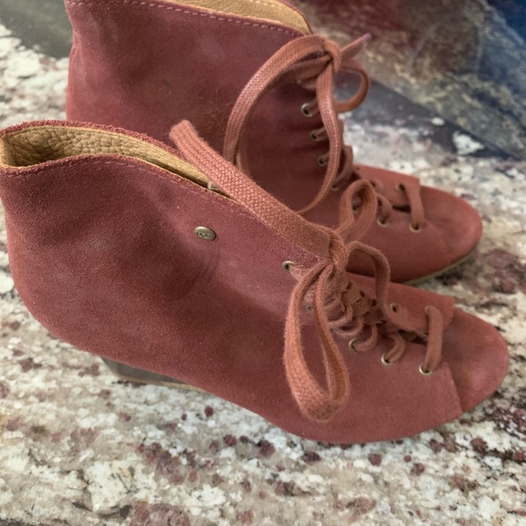 ❌SOLD❌Ugg wedge - Picture 3 of 4